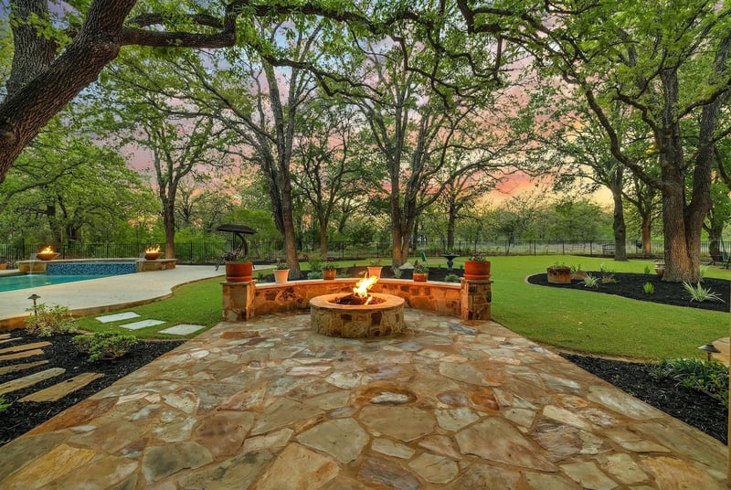 Virtual tour of 105 Hopewell CIR