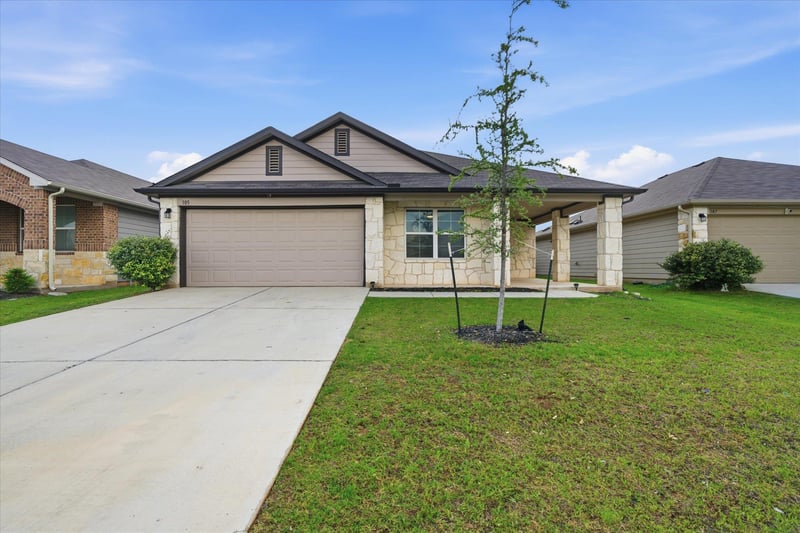 Virtual tour of 105 Krause Springs DR