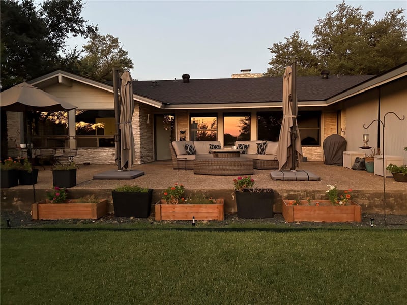 Virtual tour of 105 Melody St