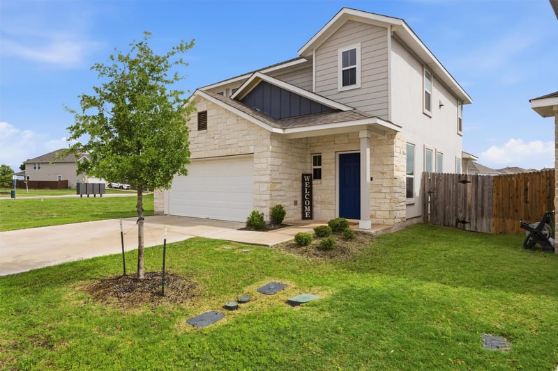 Virtual tour of 105 Tall Grass DR
