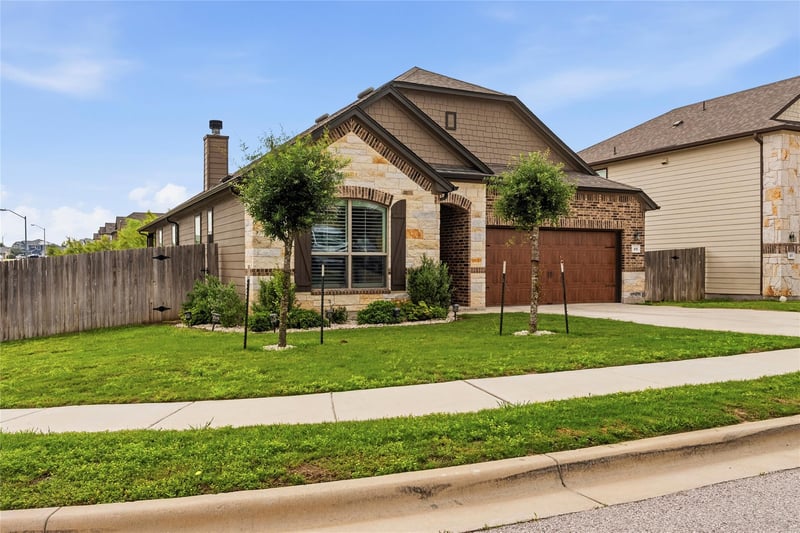 Virtual tour of 105 West Point WAY