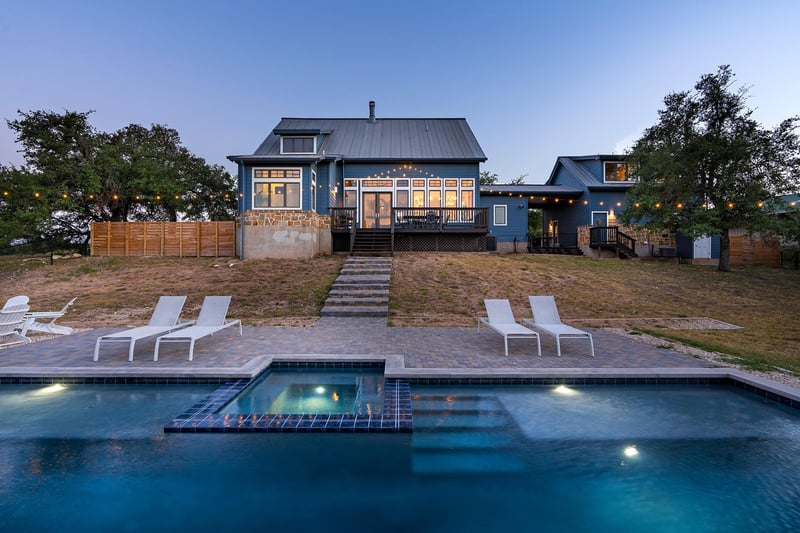 Virtual tour of 10512 Lake Park DR