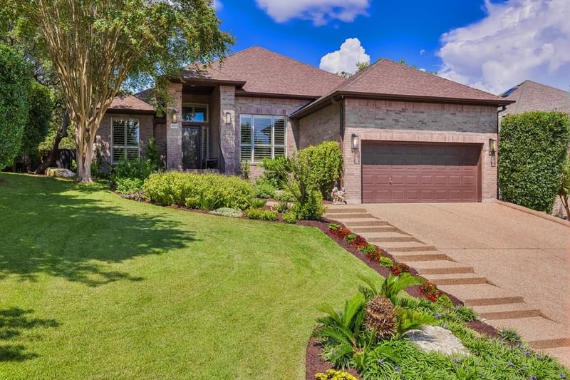 Virtual tour of 10513 Pointe View DR