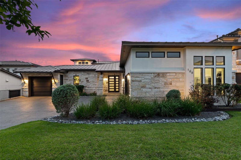 Virtual tour of 106 Bisset Ct