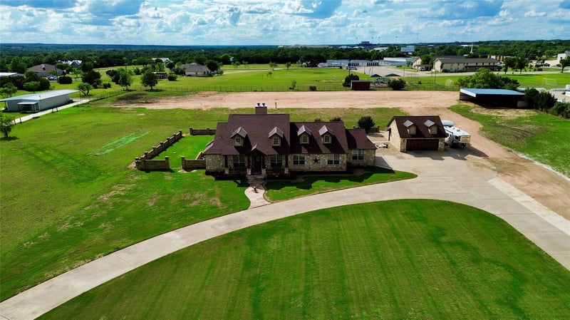 Virtual tour of 106 Deep Lake DR