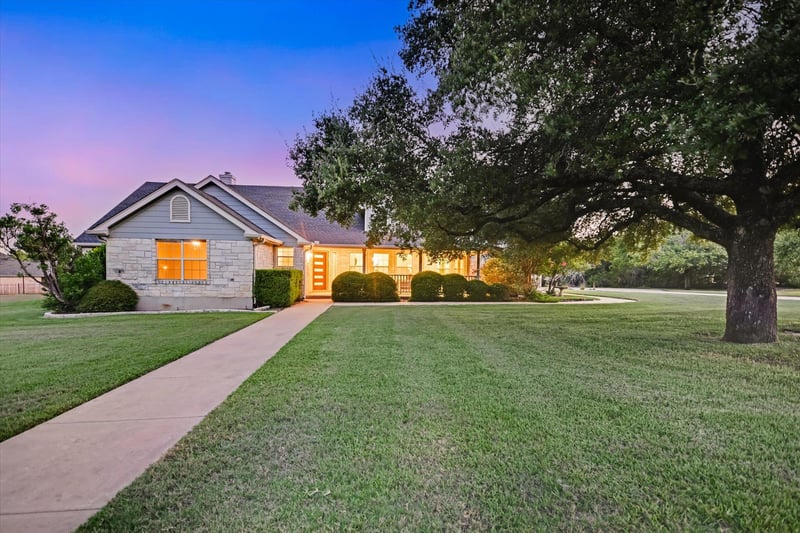 Virtual tour of 106 Lakeview LN