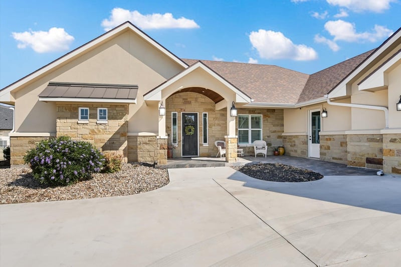 Virtual tour of 106 Rangeway Cir