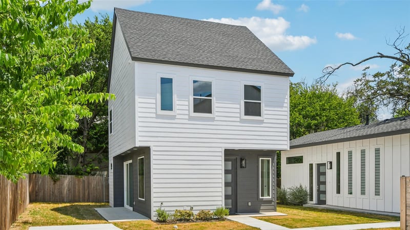 Virtual tour of 106 W Fawnridge Dr Unit #2