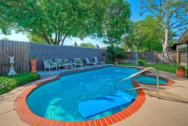 Virtual tour of 10606 Barnhill DR