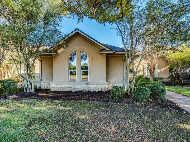 Virtual tour of 10609 River Plantation Dr