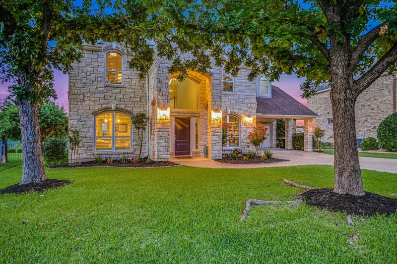 Virtual tour of 10613 Pointe View Dr