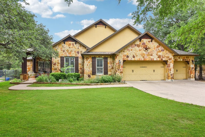 Virtual tour of 10617 Camillia Blossom LN