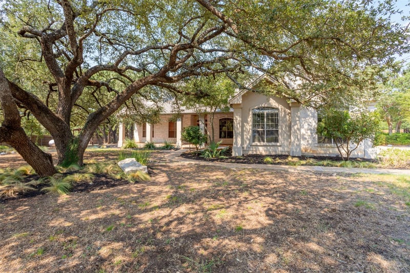Virtual tour of 107 Hallie CT