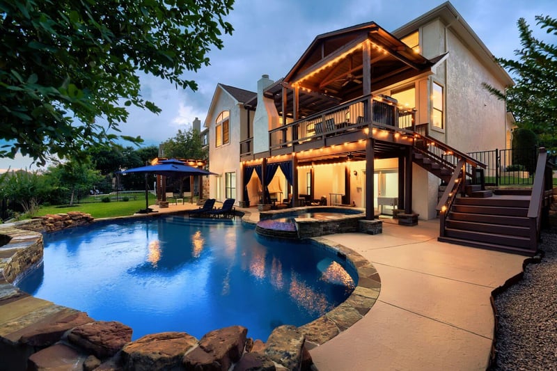 Virtual tour of 107 Hensley DR
