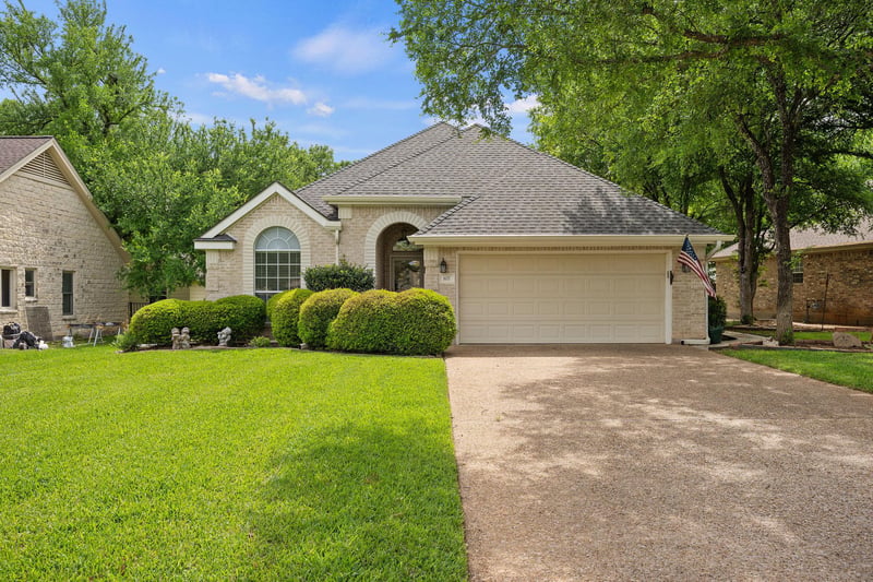 Virtual tour of 107 Stacey LN