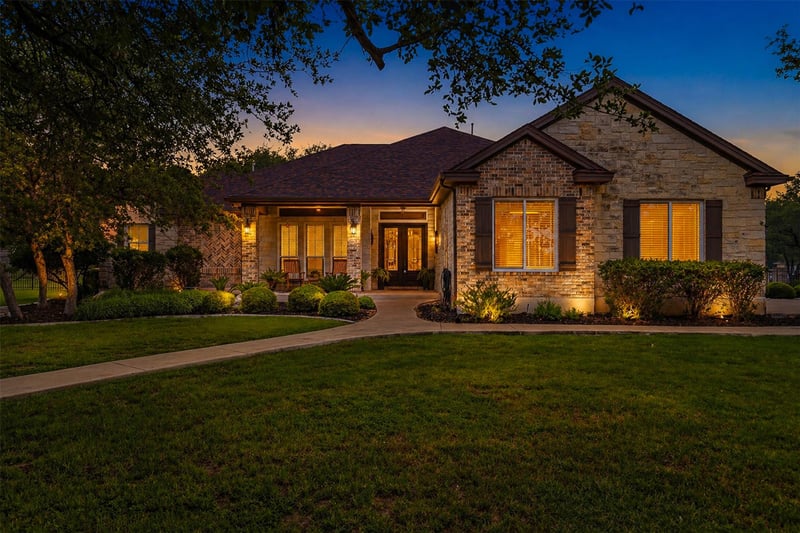 Virtual tour of 107 W Majestic Oak LN