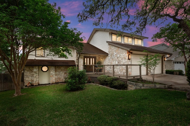 Virtual tour of 10700 Windridge Dr