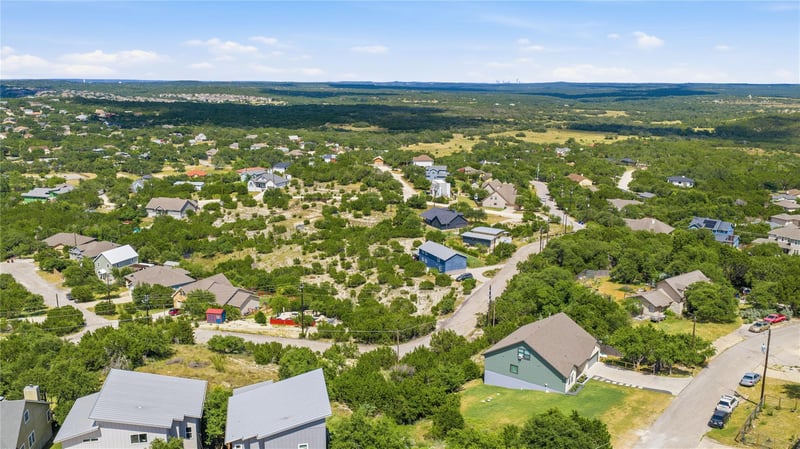 Virtual tour of 10704 Lake Park DR