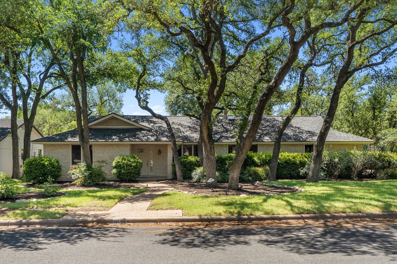 Virtual tour of 10712 Fountainbleu CIR