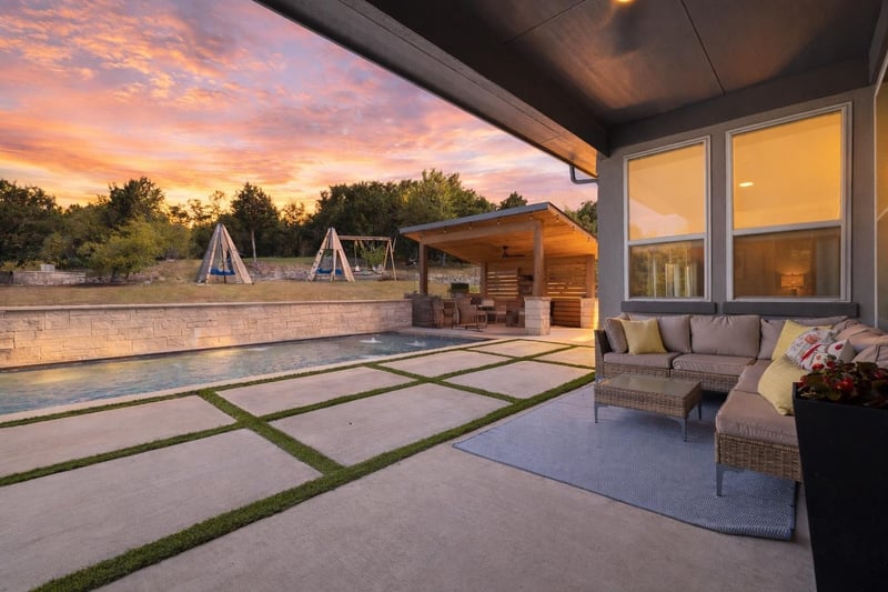 Virtual tour of 1078 Gato Del Sol Ave