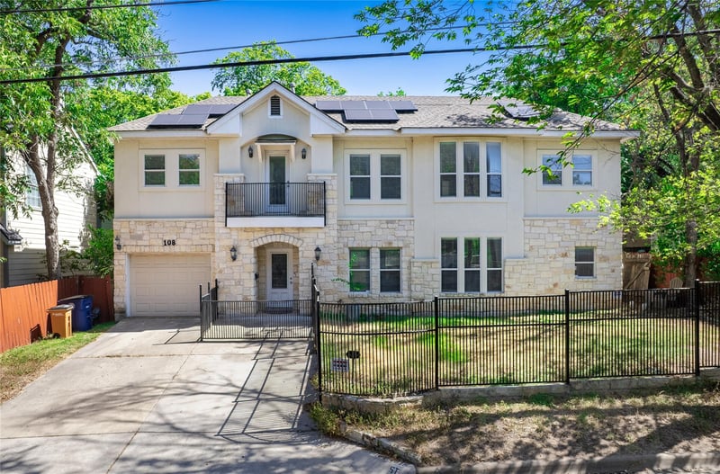 Virtual tour of 108 E 46th ST