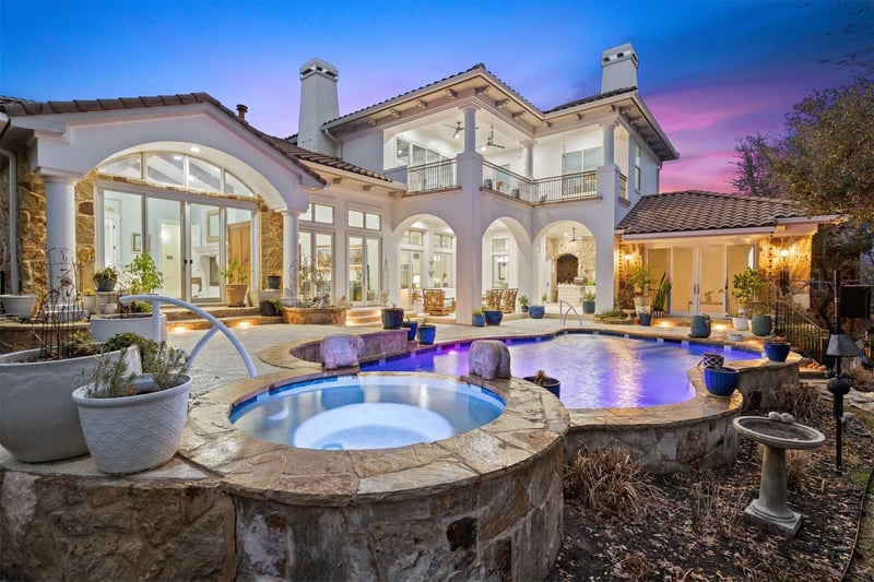 Virtual tour of 108 Golden Bear CV