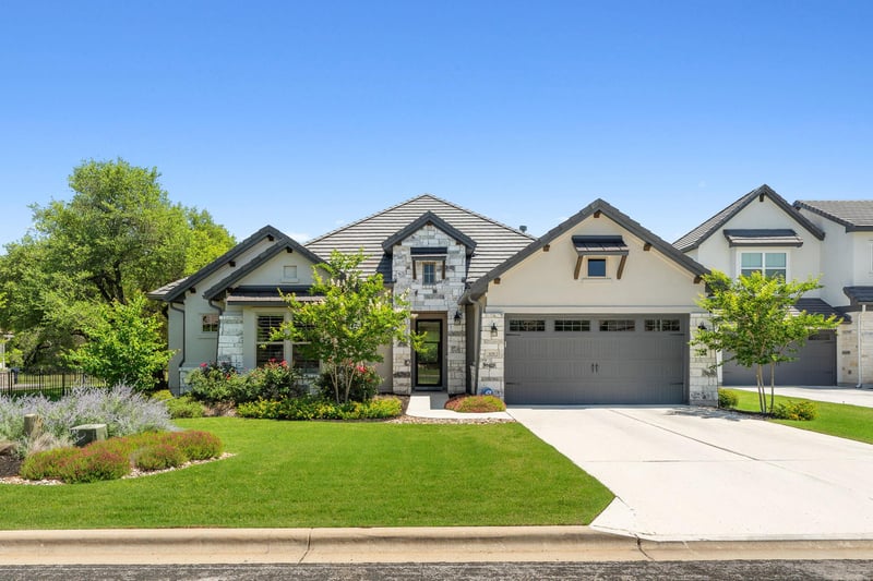 Virtual tour of 108 Oak Trail DR