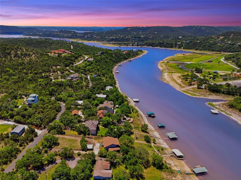Virtual tour of 10802 Beach RD