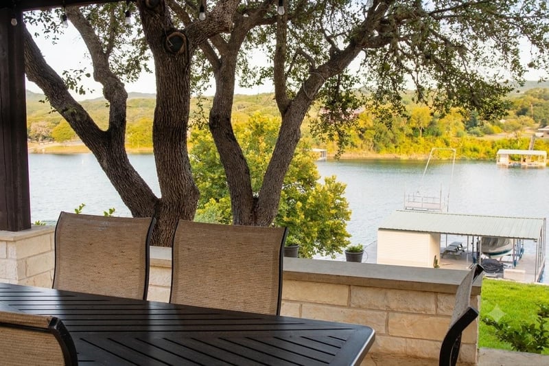 Virtual tour of 10802 Beach RD