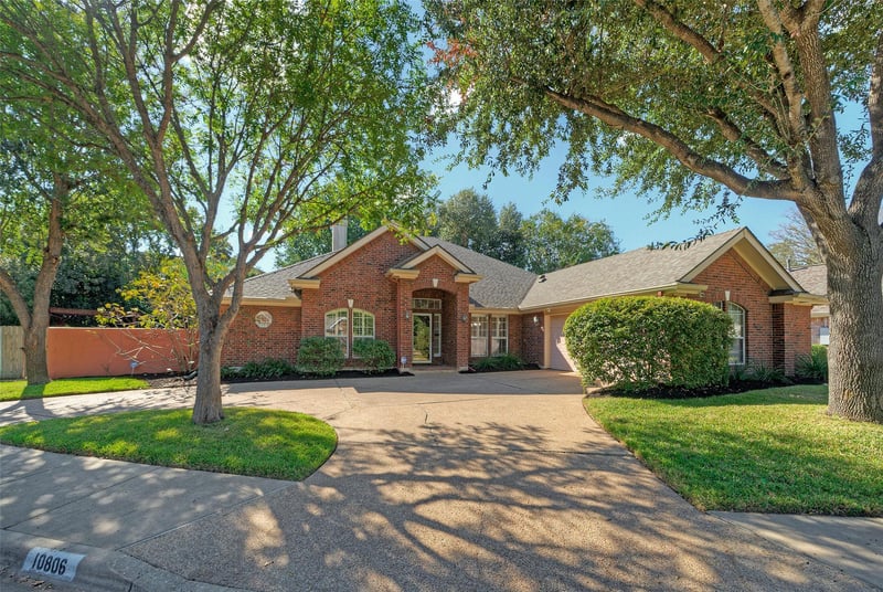 Virtual tour of 10806 Olympia Fields Loop