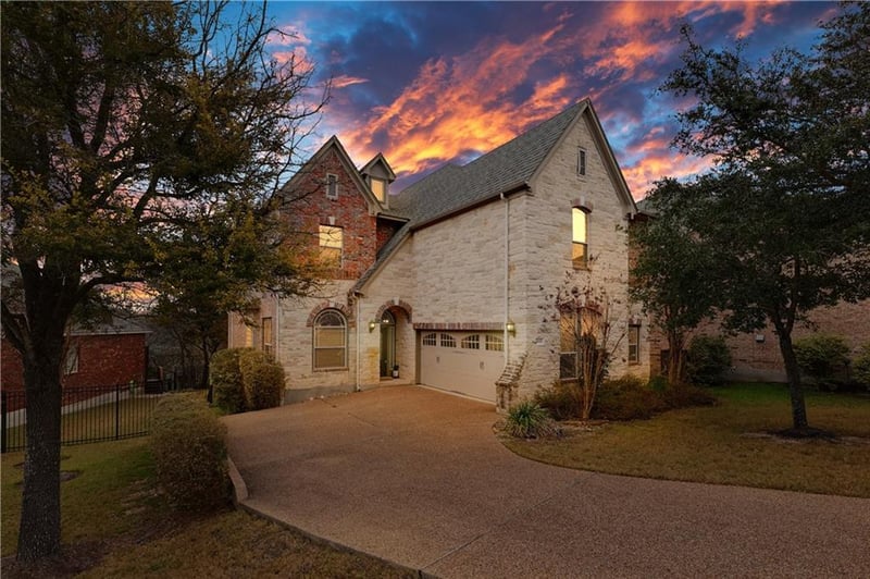 Virtual tour of 10808 Enclave Vista CV