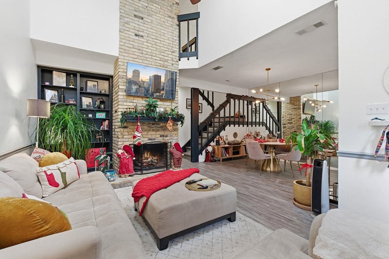 Virtual tour of 10819 Crown Colony DR Unit #33