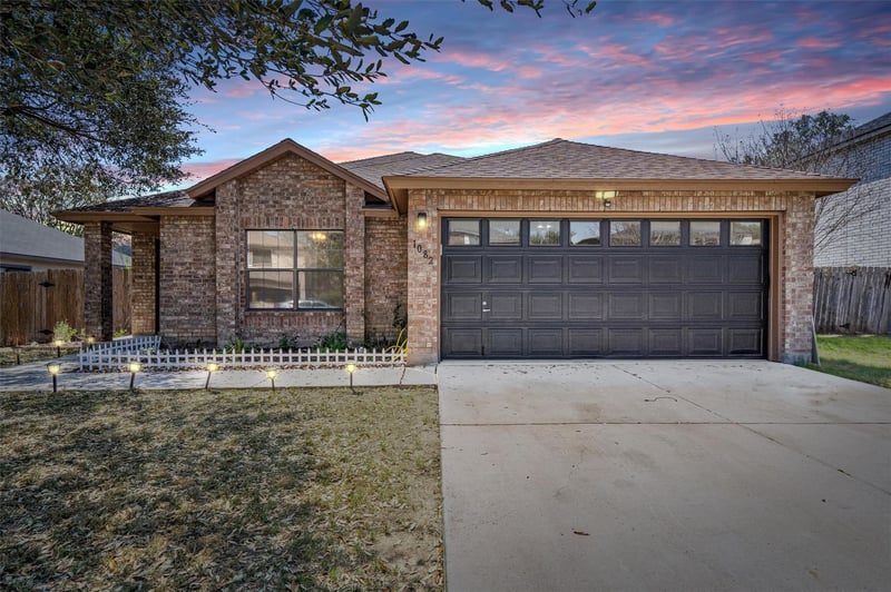 Virtual tour of 1082 Stone Holw