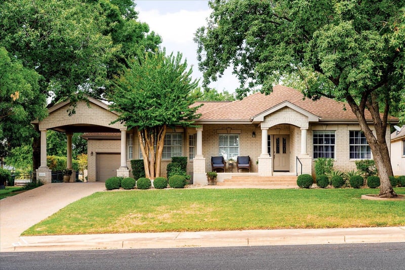 Virtual tour of 10825 River Plantation Dr