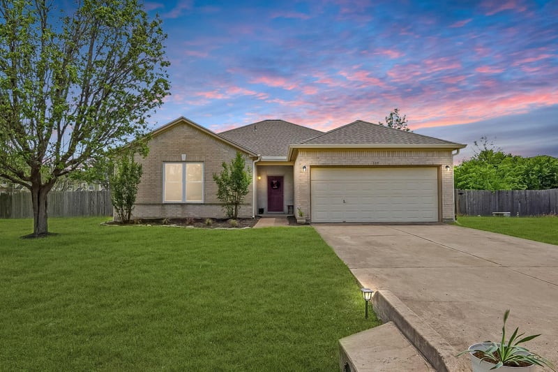 Virtual tour of 109 Silver Lace LN