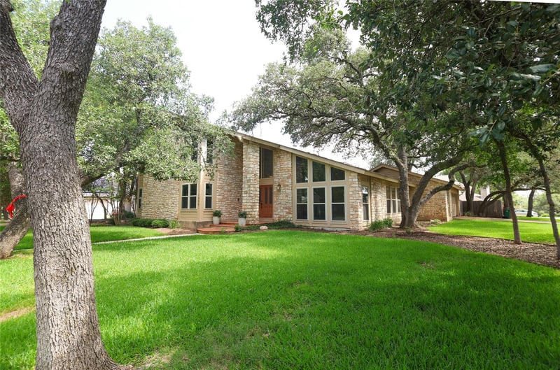 Virtual tour of 10901 Country Knoll KNLS