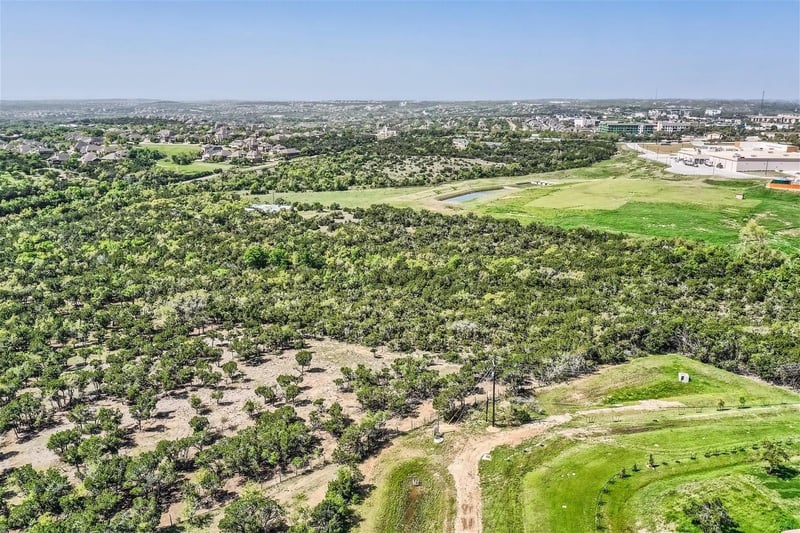 Virtual tour of 10910 Kit Carson Dr