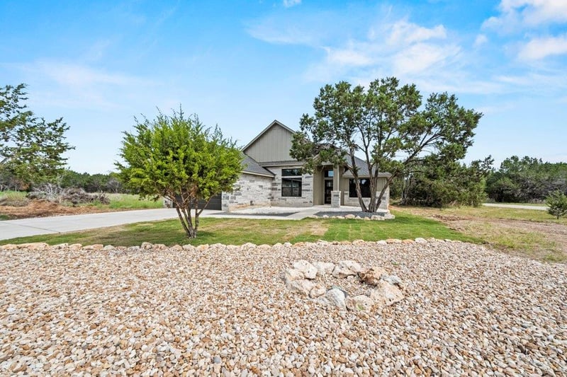 Virtual tour of 11 Moonlight Ln