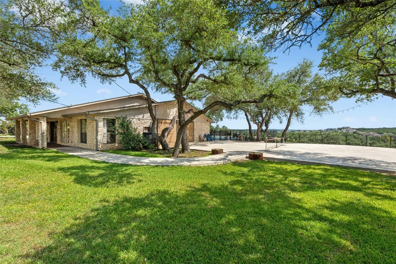 Virtual tour of 110 Longhorn LN