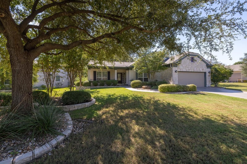 Virtual tour of 110 Nueces Trl