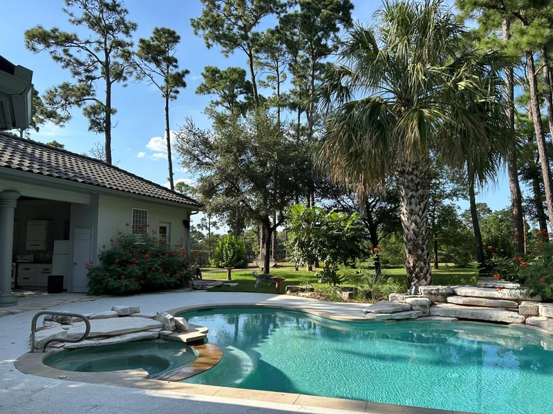 Virtual tour of 110 Pine CT