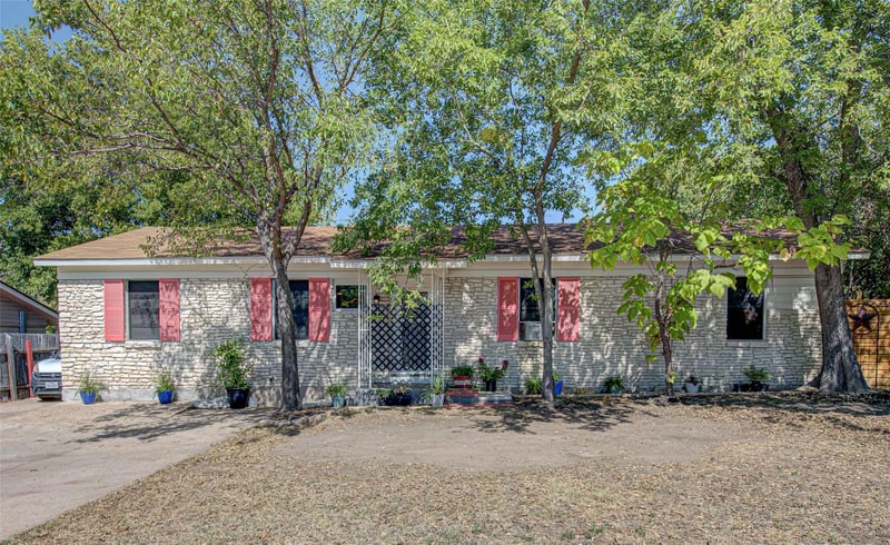 Virtual tour of 110 W Saint Johns Ave