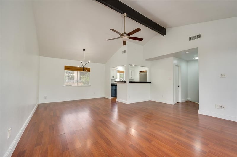 Virtual tour of 1100 Azie Morton RD Unit #1108