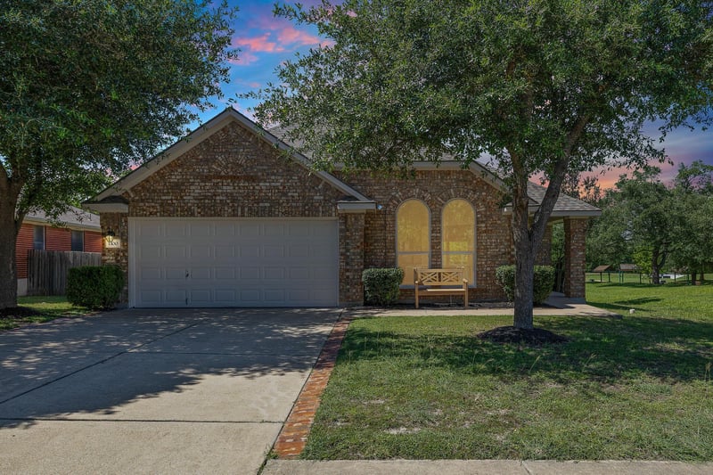 Virtual tour of 1100 Springbrook RD