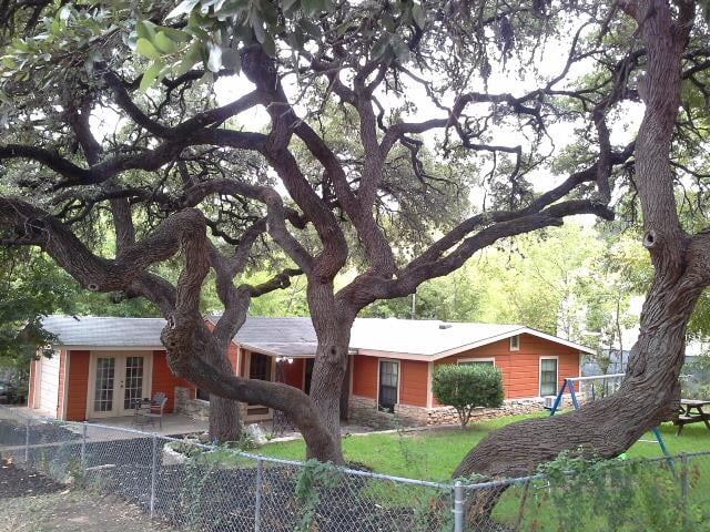 Virtual tour of 1100 W Johanna St