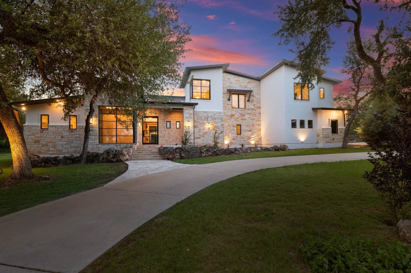 Virtual tour of 11002 Foundation RD