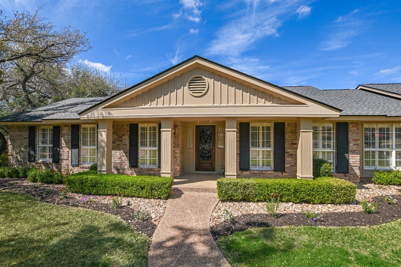 Virtual tour of 11004 Plumewood DR