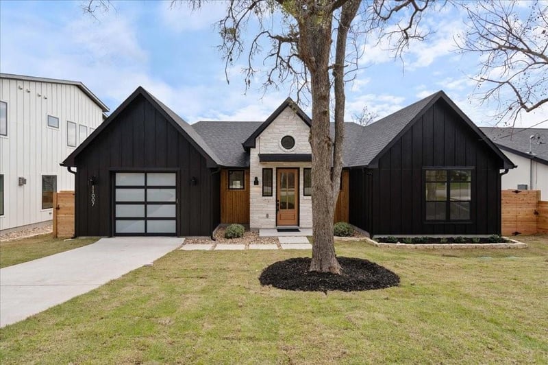 Virtual tour of 11007 Fourth St