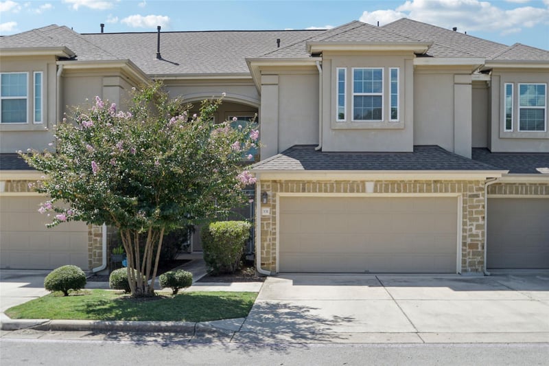 Virtual tour of 1101 E Parmer LN Unit #331
