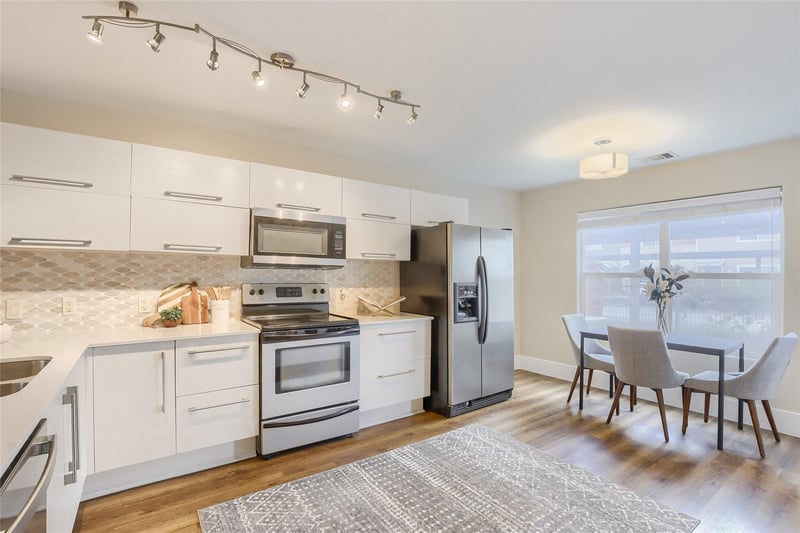 Virtual tour of 1101 Grove BLVD Unit #306